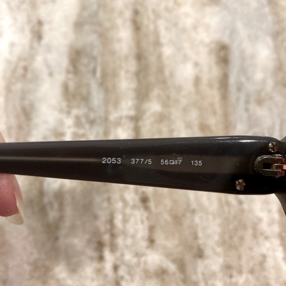 Salvatore Ferragamo sunglasses with iconic double Gancini and case - Picture 6 of 9